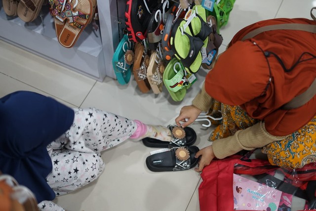 Menyisakan uang dari pembelian rokok dapat membantu banyak anak-anak yatim yang terdampak pandemi Covid-19. Dok Dompet Dhuafa