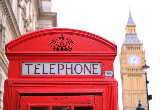 Bilik telepon merah di Inggris. Dokumentasi Gambar: Pixabay.