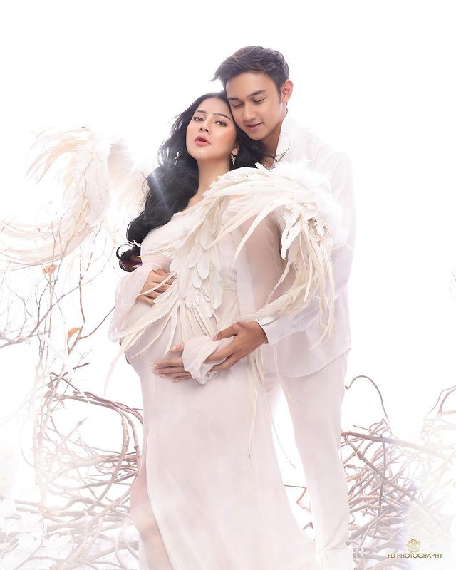 Felicya Angelista dan Caesar Hito. Foto: FD Photography via Instagram @felicyaangelista_