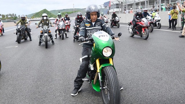 Jokowi Jajal Sirkuit Mandalika. Foto: Dok. Agus Suparto