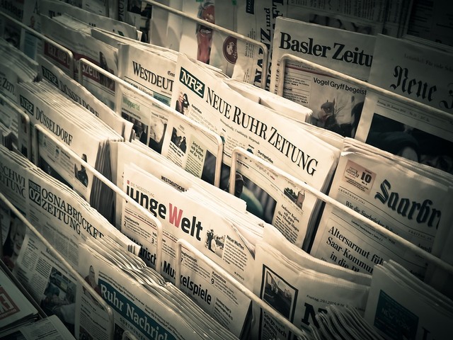 Penampakan headline atau judul utama di dalam berita surat kabar. Foto: Pixabay