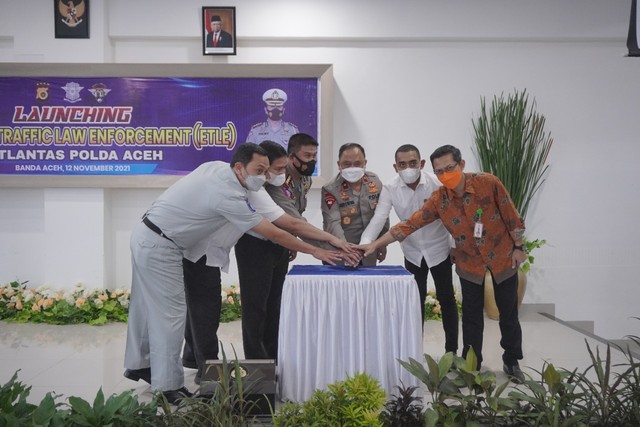 Peluncuran tilang elektronik atau Electronic Traffic Law Enforcement (ETLE) di Banda Aceh, Aceh, Jumat (12/11). Foto: Dok. Ditlantas Polda Aceh