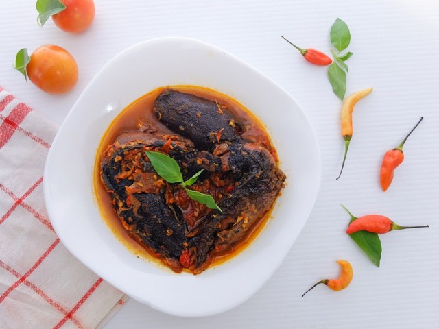 Ilustrasi Mangut Lele Tanpa Santan. Foto: Shutterstock