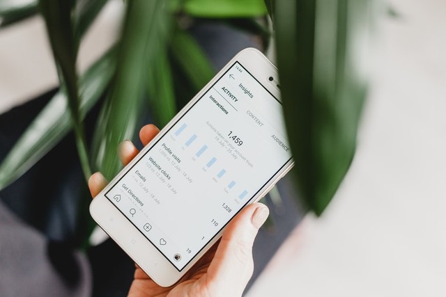 Rate card adalah rincian harga untuk influencer. Foto: Unsplash