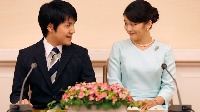 Putri Mako dan Kei Komura. Foto: REUTERS/Shizuo Kambayashi/Pool