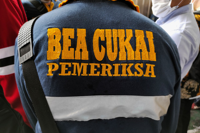 Ilustrasi Bea Cukai. Foto: Shutterstock