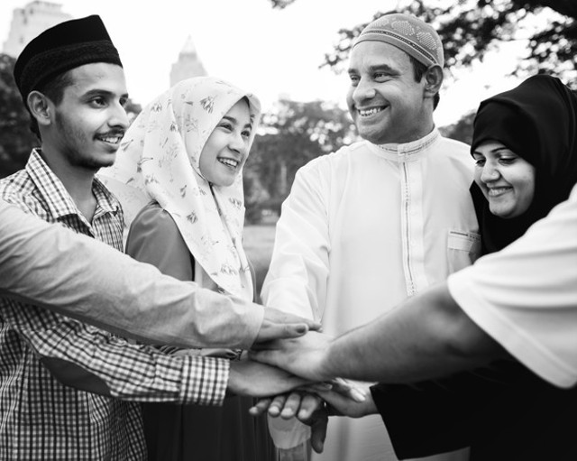 Illustrasi Dakwah Bil Hal. Foto: Freepik