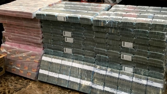 Konferensi pers pengungkapan jaringan sindikat pinjaman online di Bareskrim, Mabes Polri, Selasa (16/11). Foto: Jonathan Devin/kumparan