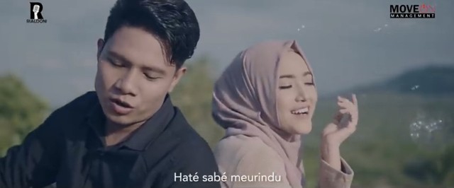 Video klip lagu Mantong Tersimpan di Hati (Lagu Meurindu). Foto: YouTube/RIALDONI Official
