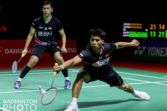 Ganda putra Indonesia Reza Pahlevi Isfahani dan Sabar Karyaman Gutama pada Indonesia Masters 2021 di Bali International Convention Center, Bali, Selasa (16/11).
 Foto: Raphael Sachetat/Badmintonphoto/BWF