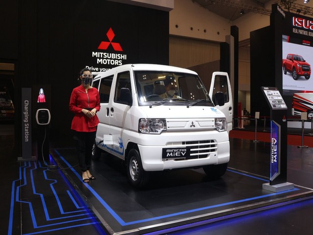 Tampilan luar Mitsubishi Minicab MiEV Foto: Ghulam Muhammad Nayazri / kumparan