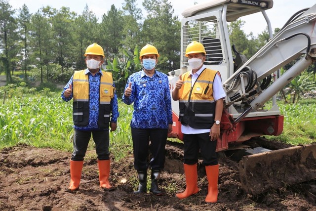 Pemkot Bandung dan Cimahi Macul Perdana Bangun Kolam Retensi