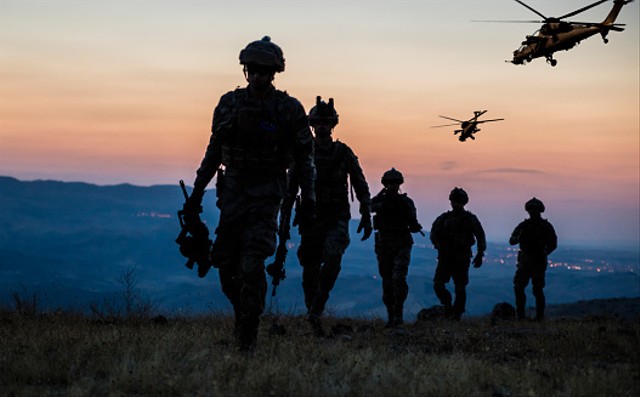 Ilustrasi contoh puisi cita citaku menjadi tentara. Sumber: Unsplash