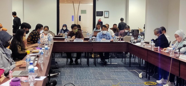 Laode M Syarif (Direktur Eksekutif KEMITRAAN) dan Dedy Winarman (Direktur EKPKD-Kemendagri) saat membuka acara. Dok. KEMITRAAN