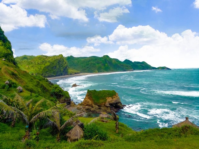 Wisata Pantai Manganti
