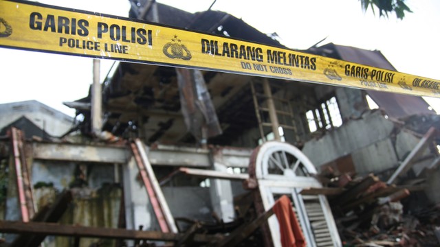 Ilustrasi bangunan roboh. Foto: Shutterstock