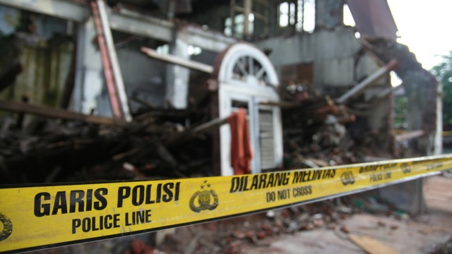 Ilustrasi bangunan roboh. Foto: Shutterstock