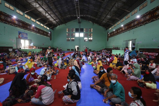 Para pengungsi banjir di Kota Palangka Raya.