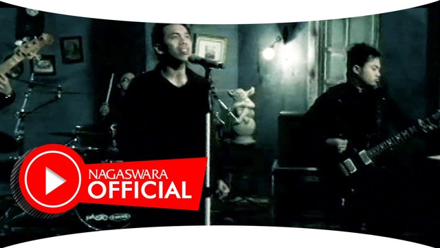 Lirik Lagu Aku Harus Jujur - Kerispatih (Terima Kau Seperti Aku). Foto: YouTube/NAGASWARA Official Video