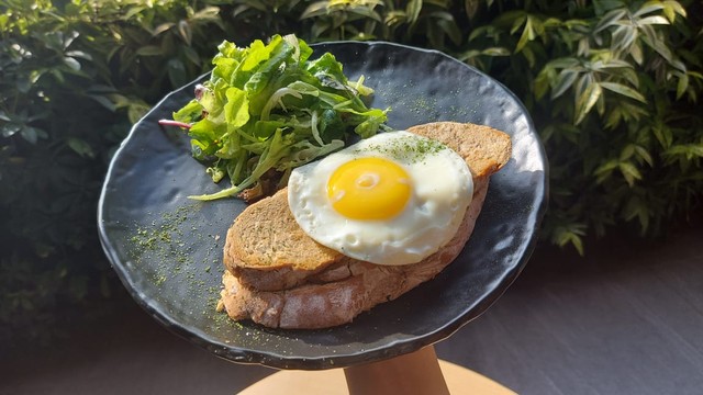 Grilled cheese sandwich, menu baru KFC Naughty by Nature
Foto: Azalia Amadea/Kumparan