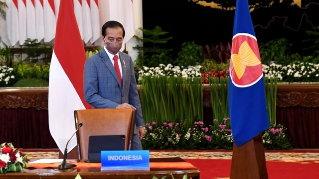 Presiden Jokowi hadiri Konferensi Khusus Memperingati 30 Tahun Hub Asean-RRT secara virtual di Istana Kepresidenan Jakarta. Foto: Rusman/Biro Pers Sekretariat Presiden