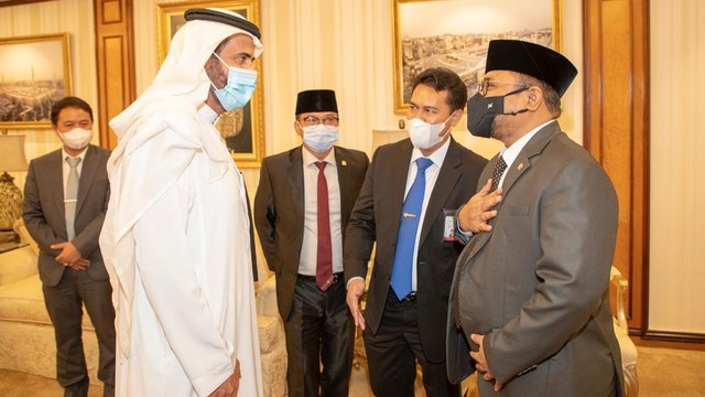 Menteri Agama RI Yaqut Cholil Qoumas saat memenuhi undangan Menteri Urusan Islam Kerajaan Arab Saudi. Foto: KJRI Jeddah