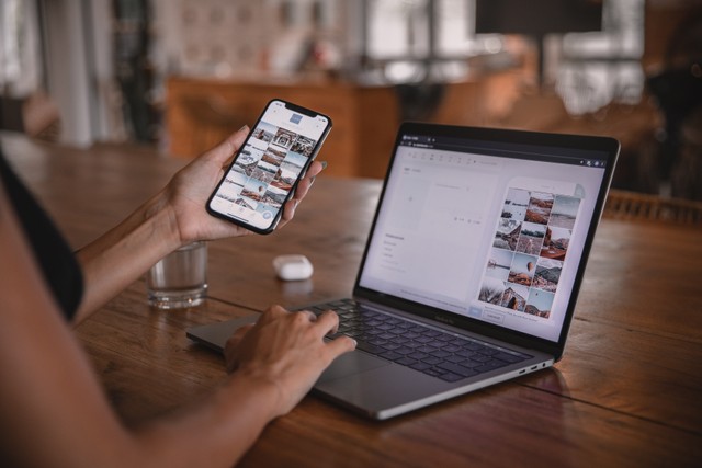 Ilustrasi seseorang sedang menyiapkan startegi pemasaran digital. Foto: Pexels.com