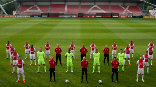 Tim sepak bola Ajax. Foto: https://english.ajax.nl