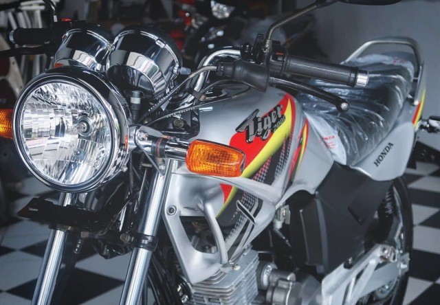 Tampilan depan Honda Tiger 2000. Foto: dok. Ari Soeta/acb_bdo