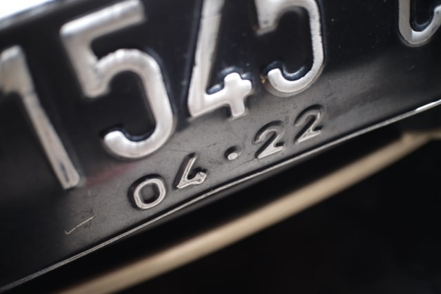 Ilustrasi pelat nomor kendaraan bermotor Foto: Bangkit Jaya Putra/kumparan