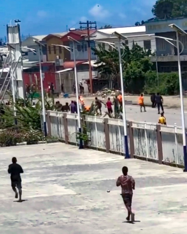 Kerusuhan di Solomon. Foto: OBTAINED BY REUTERS