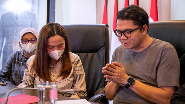 Anggiat Pasaribu saat mediasi dengan pihak Anggota Komisi III DPR RI Arteria Dahlan di Ruang Fraksi PDIP DPR RI, Jakarta, Kamis (25/11). Foto: Aditia Noviansyah/kumparan