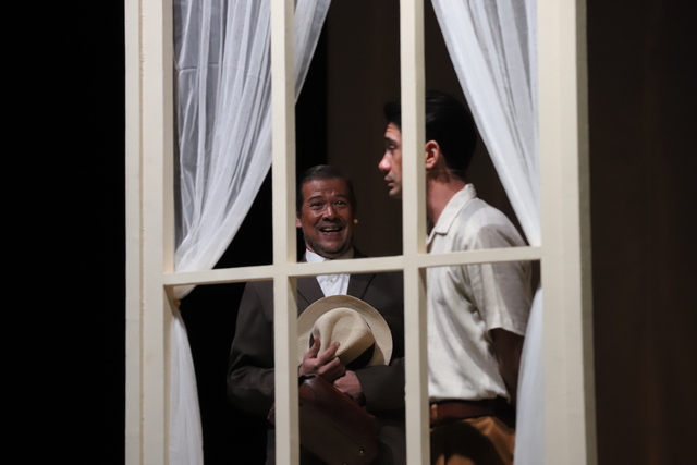 Pemain teater Mereka yang Menunggu di Banda Naira. Foto: Istimewa