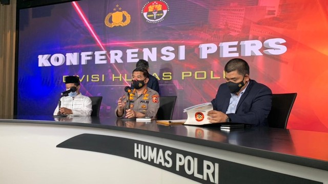 Konferensi pers terkait terorisme oleh Densus 88, Kabagpenum Humas Polri dan MUI di Mabes Polri, Jakarta Selatan, Kamis (25/11). Foto: Nugroho GN/kumparan