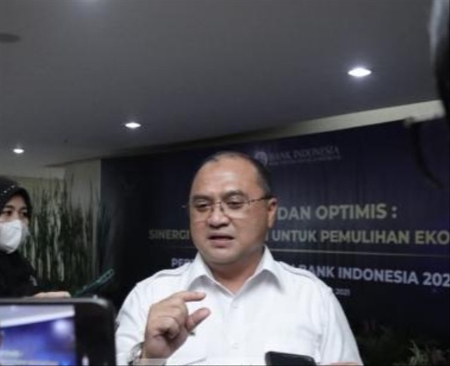 Gubernur Erzaldi saat memberikan keterangan ke awak media. (Ist)