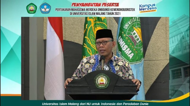 Rektor Unisma Prof Dr H Maskuri Msi dalam penyambutan peserta Pertukaran Mahasiswa Merdeka Dalam Negeri (PMMDN) Kemendikbudristek atau Inbound / Foto : dok