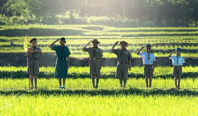 Ilustrasi anggota Pramuka dengan tanda kecakapan khusus. Foto: dok. https://pixabay.com/