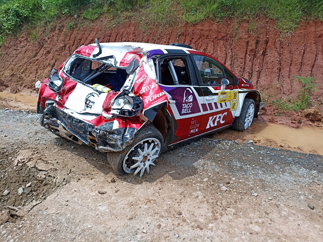 Mobil yang ditumpangi Bamsoet dan Sean Galael Foto: Dok. Istimewa