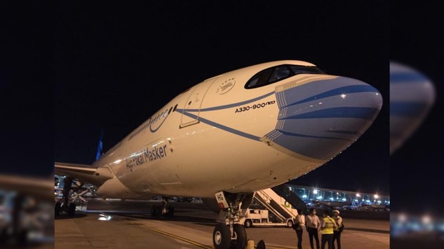 Pesawat Garuda Indonesia A330-900 neo. Foto : Nathania Zahwarian Prameswari