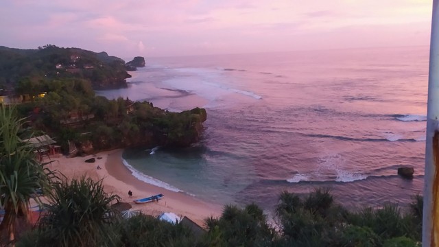 Kawasan pantai di Gunungkidul yang masuk dalam kawasan strategis pariwisata nasional (KSPN). Foto: Eva M/Tugu Jogja