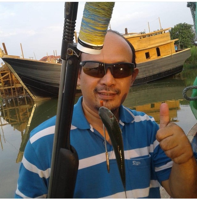Menembak ikan di sungai. Sumber: pribadi. 