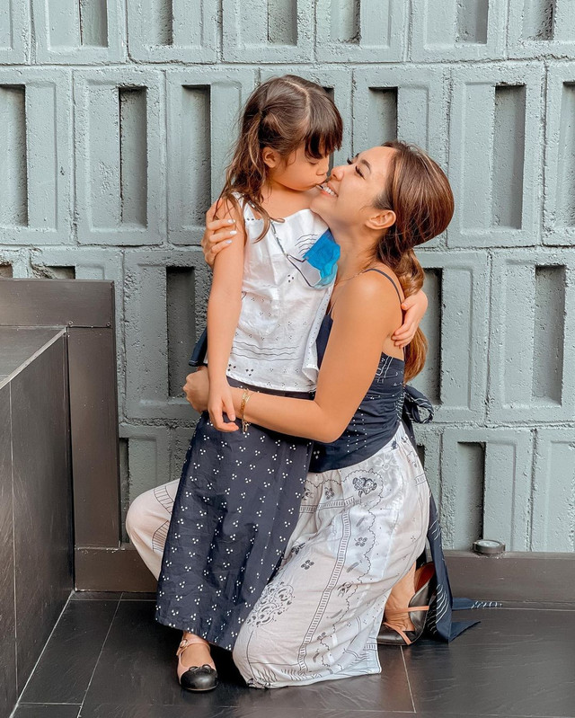 Gisella Anastasia dan Gempita Nora Marten. Foto: Instagram/@gisel_la