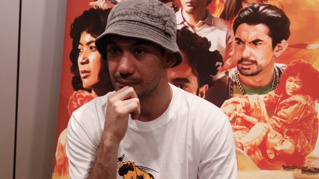 Reza Rahadian saat berbincang bersama wartawan di Yogyakarta, Minggu (28/11). Foto: Widi Erha Pradana