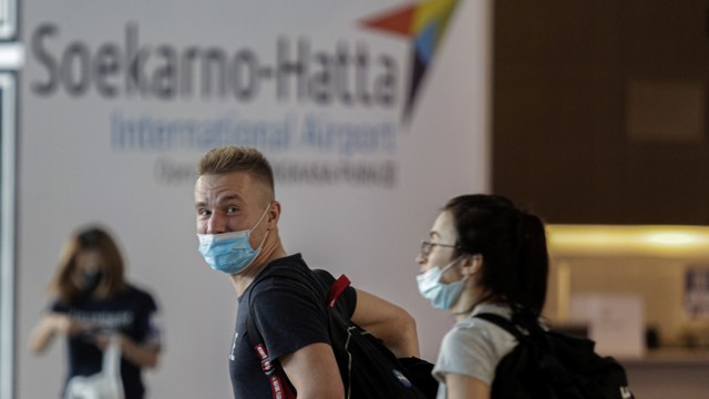 WNA di Bandara Internasional Soekarno Hatta.  Foto: Fauzan/ANTARA FOTO
