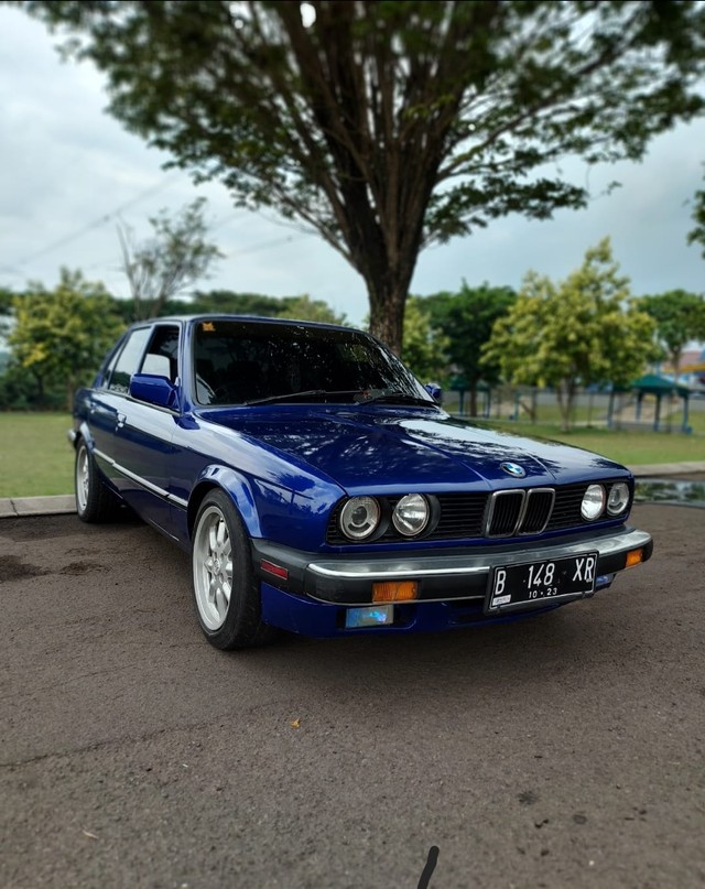 tampilan depan milik fikri dhaifullah BMW E30 foto dok : farrel arfiko ferdiansyah
