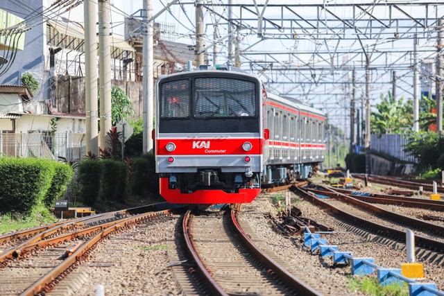 Kereta Rel Listrik sedang melaju (twitter.com/CommuterLine)