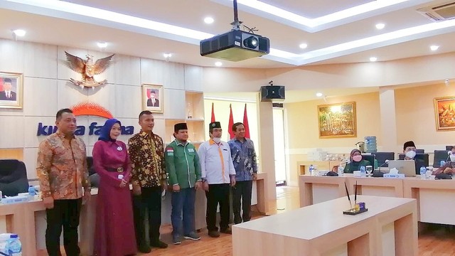 Kimia Farma bersama Baznas, Lazismu, dan Lazisnu melakukan Penandatangan Nota Kesepahaman (MoU) dalam hal pengumpulan dan penyaluran zakat, infaq dan sedekah. Foto: Kimia Farma