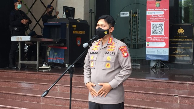 Kombes Pol Endra Zulpan saat menyampaikan apresiasinya terkait Reuni 212 yang batal digelar di Jakarta, Selasa (30/11). Foto: Jonathan Devin/kumparan