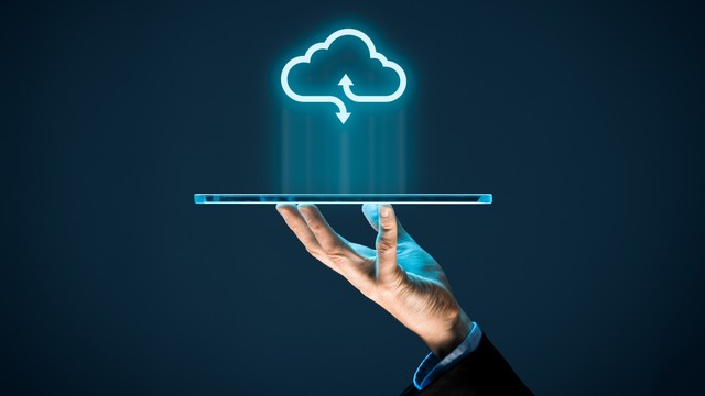 Ilustrasi teknologi cloud computing atau komputasi awan. Foto: Shutter Stock