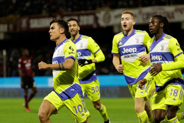 Selebrasi pemain Juventus  usai mencetak gol ke gawang Salernitana pada pertandingan lanjutan Liga Italia di Stadio Arechi, Salerno, Italia. Foto: Ciro De Luca/REUTERS
